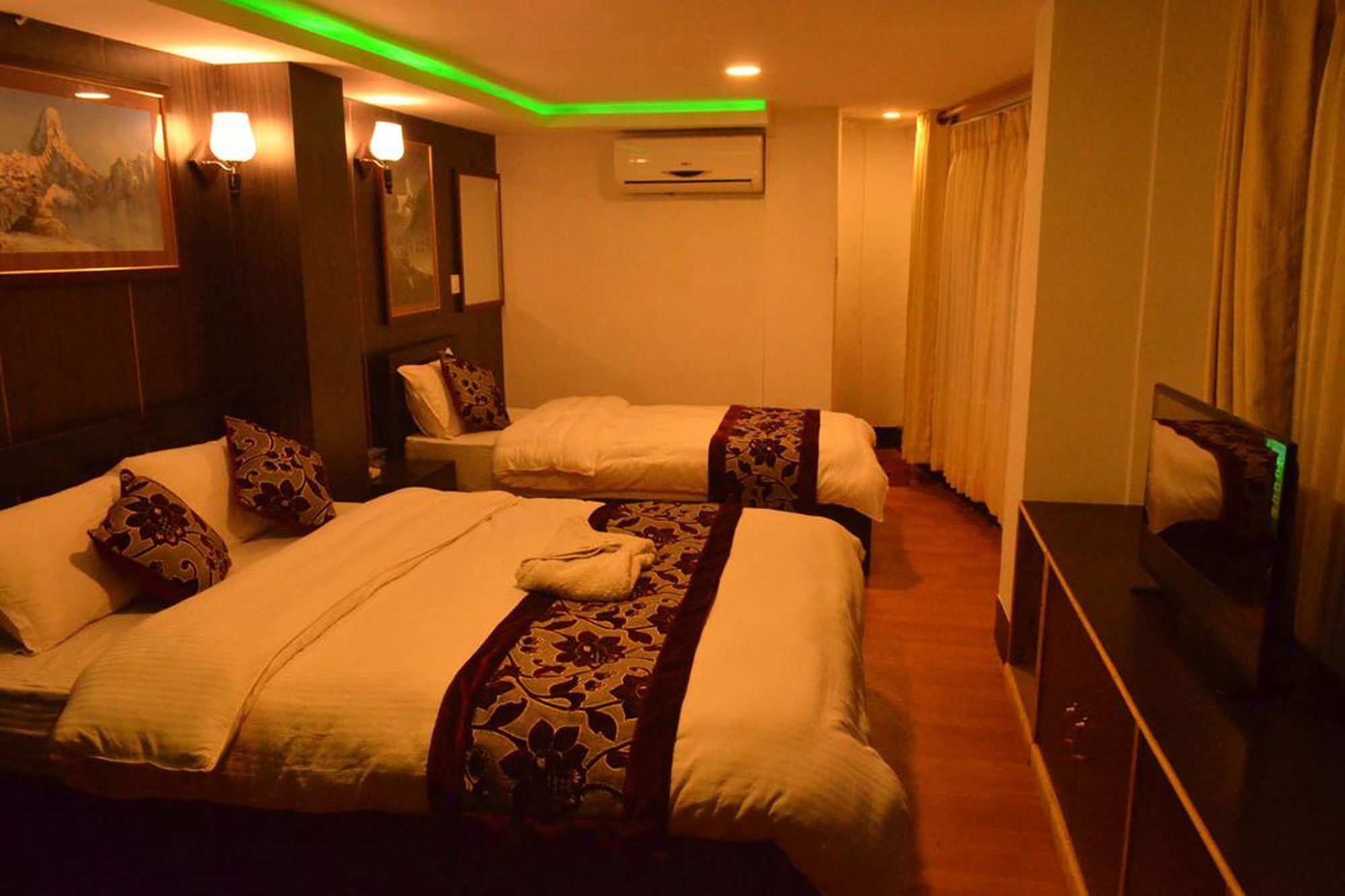 Hotel Holiday Inn กาฐมาณฑุ ภายนอก รูปภาพ